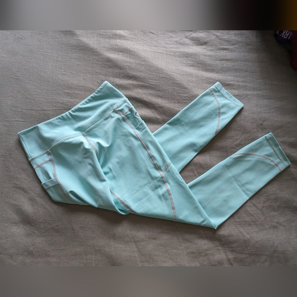 Curves in Combat boots 7/8ths legging